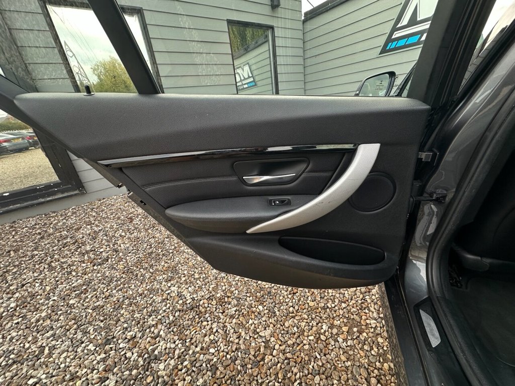 Used BMW 3 Series 2015 for sale - 76345265: Photo 16