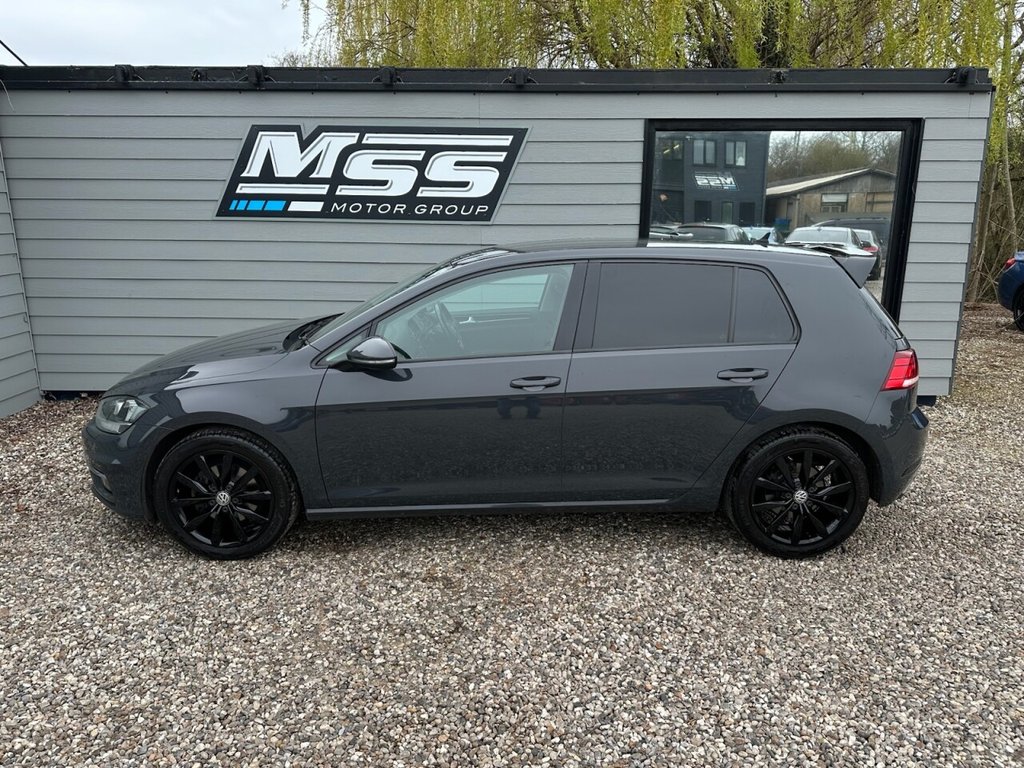 Used Volkswagen Golf 2018 for sale - 78002502: Photo 2