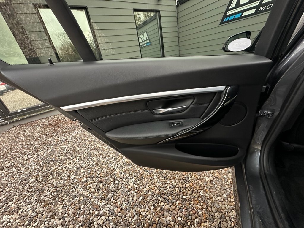 Used BMW 3 Series 2018 for sale - 77643079: Photo 15