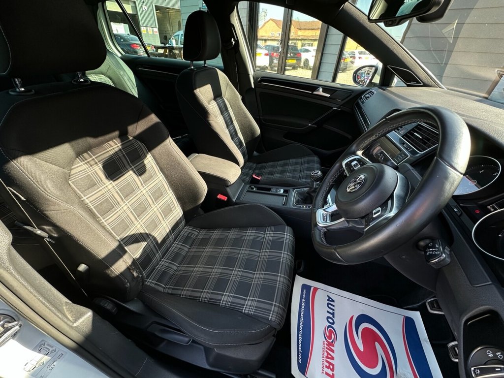 Used Volkswagen Golf 2014 for sale - 77765507: Photo 10