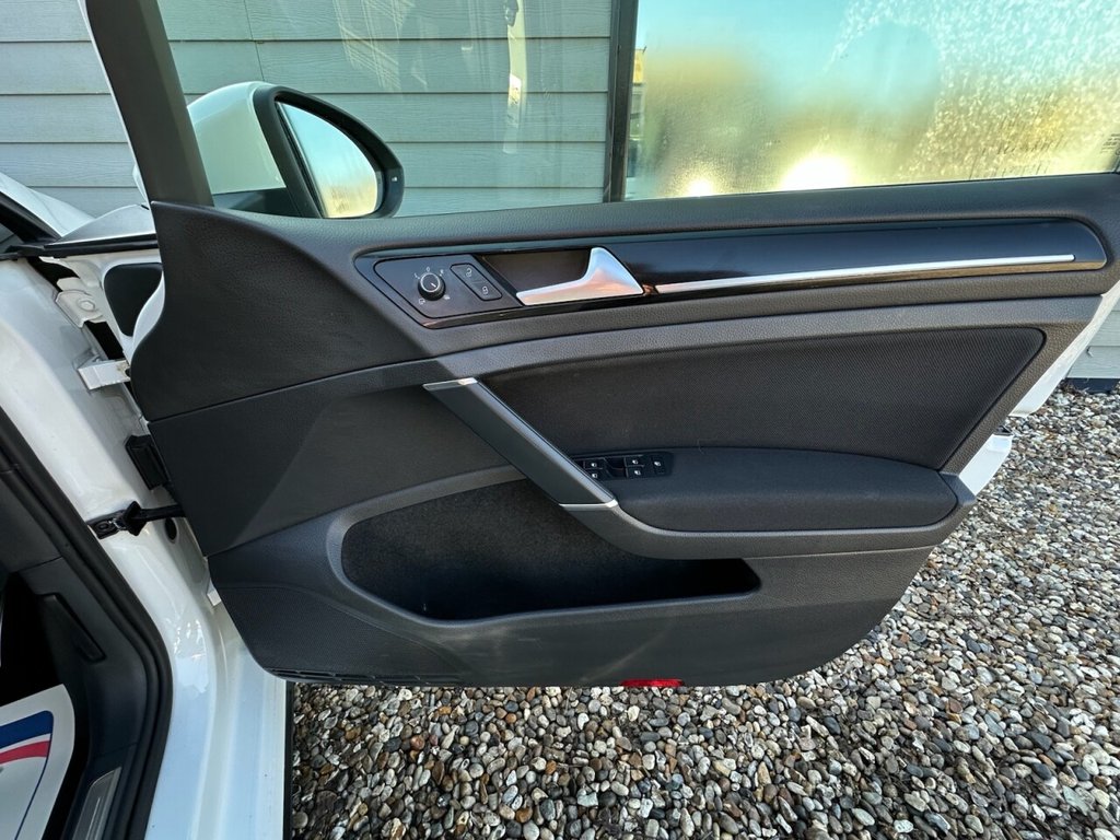 Used Volkswagen Golf 2014 for sale - 77765507: Photo 11