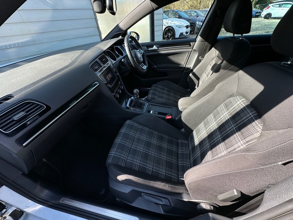 Used Volkswagen Golf 2014 for sale - 77765507: Photo 12