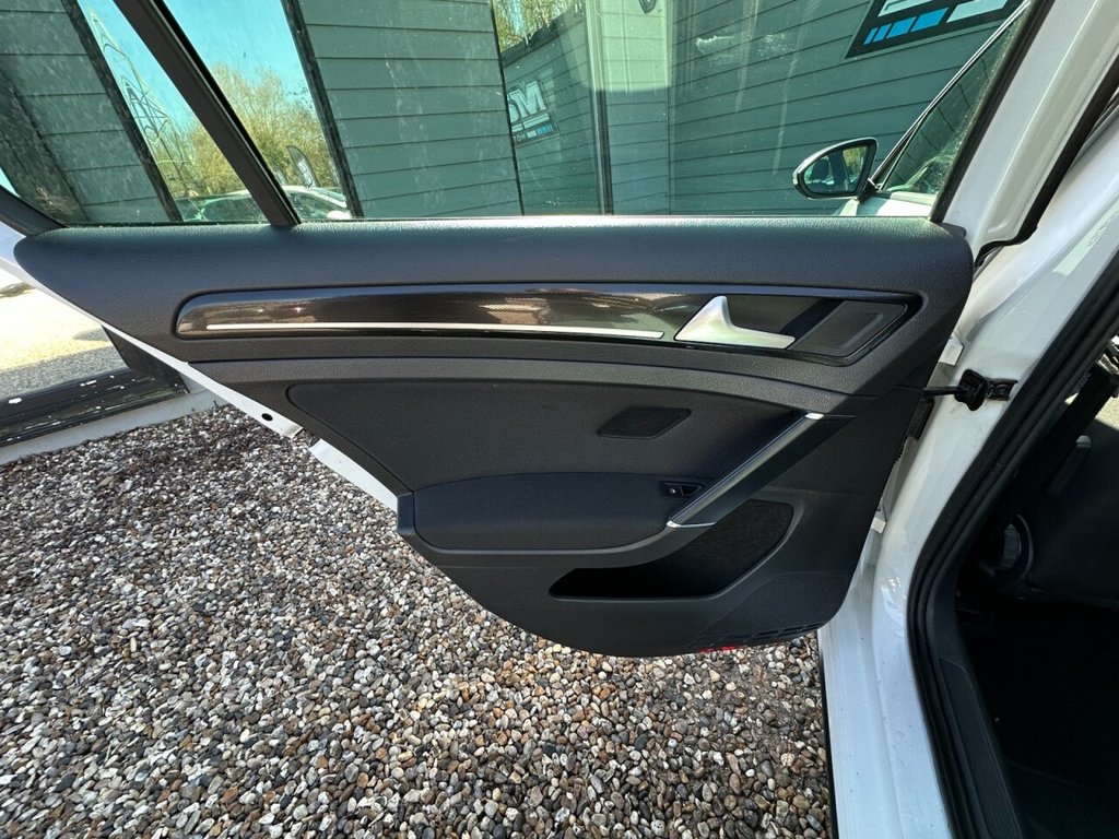 Used Volkswagen Golf 2014 for sale - 77765507: Photo 16