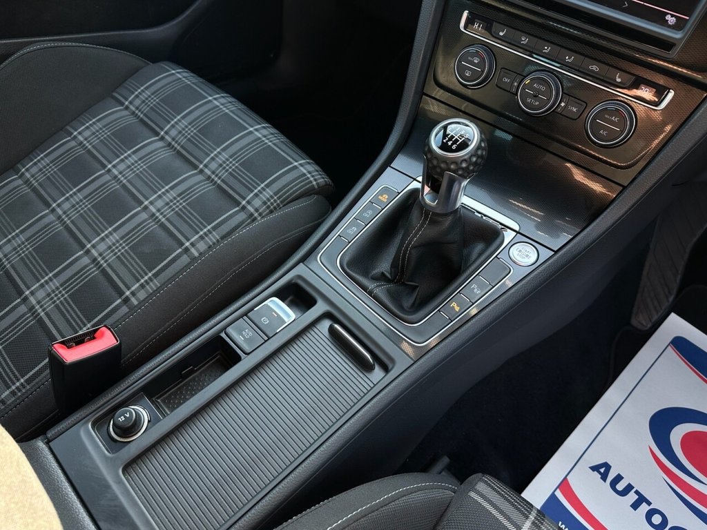 Used Volkswagen Golf 2014 for sale - 77765507: Photo 24