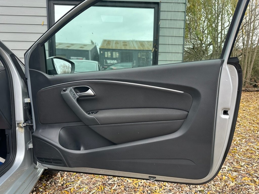 Used Volkswagen Polo 2015 for sale - 76883626: Photo 11