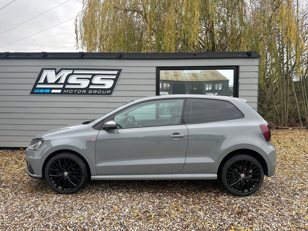 Used Volkswagen Polo 2015 for sale - 76883626: Photo 2