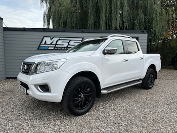 Used Nissan Navara 2017 for sale - 76203395: Photo
