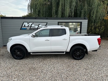 Used Nissan Navara 2017 for sale - 76203395: Photo