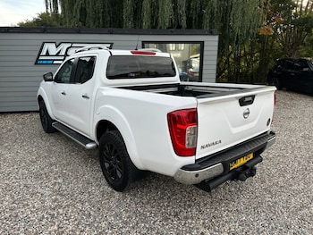 Used Nissan Navara 2017 for sale - 76203395: Photo