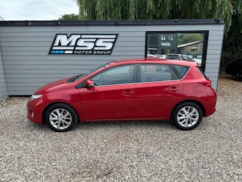 Used Toyota Auris 2013 for sale - 77200325: Photo