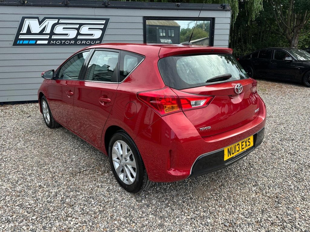 Used Toyota Auris 2013 for sale - 77200325: Photo 3