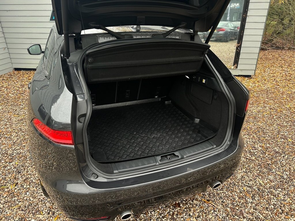 Used Jaguar F-Pace 2017 for sale - 76986026: Photo 19