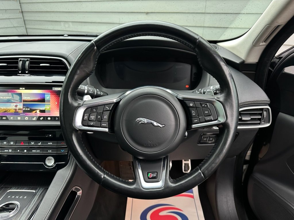 Used Jaguar F-Pace 2017 for sale - 76986026: Photo 23