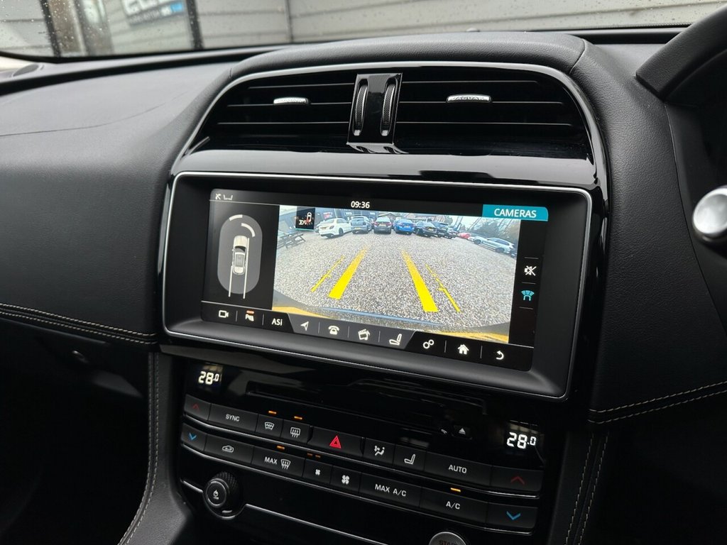 Used Jaguar F-Pace 2017 for sale - 76986026: Photo 30