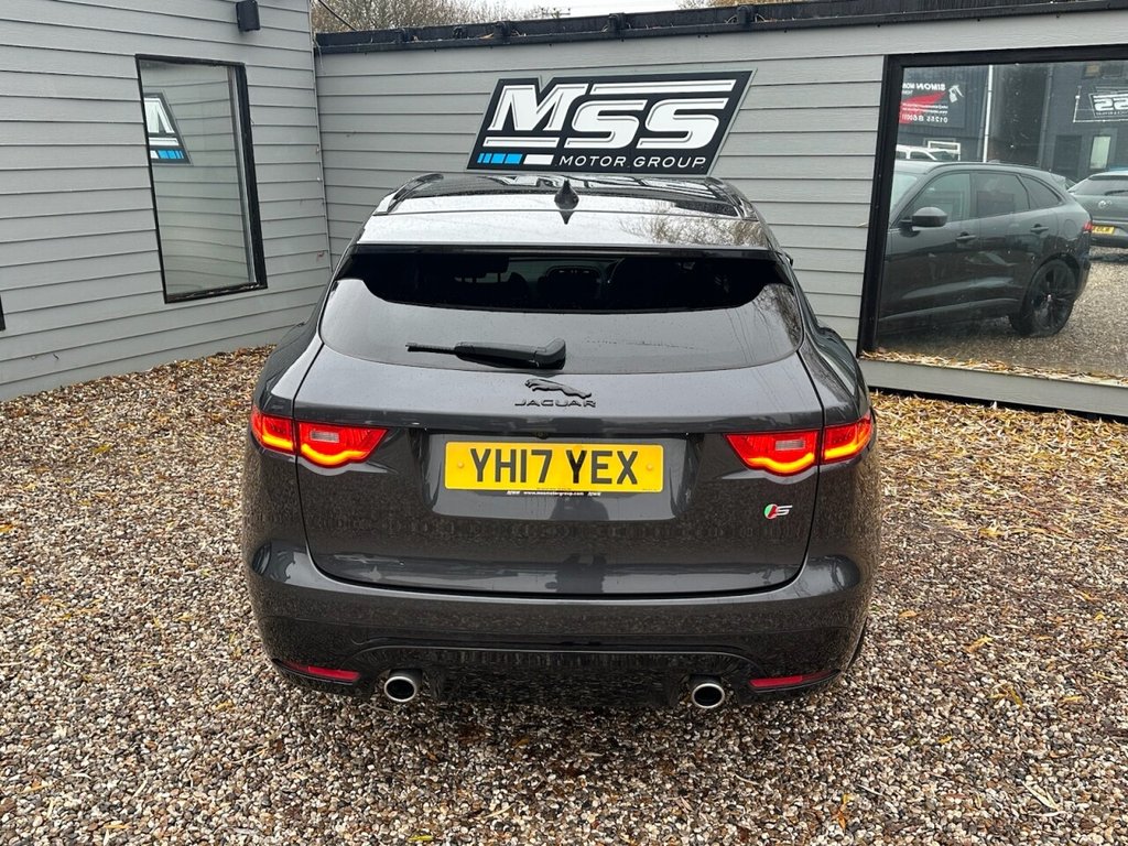 Used Jaguar F-Pace 2017 for sale - 76986026: Photo 4