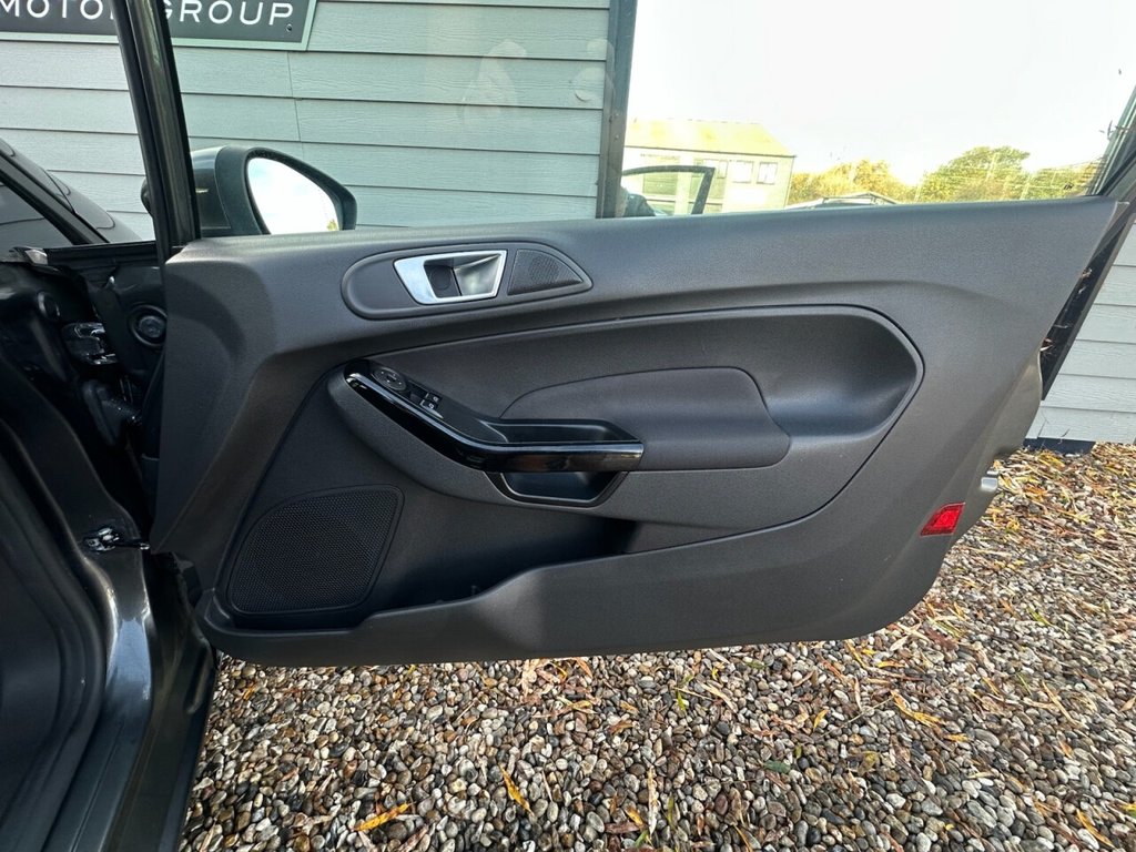 Used Ford Fiesta 2015 for sale - 76570578: Photo 11