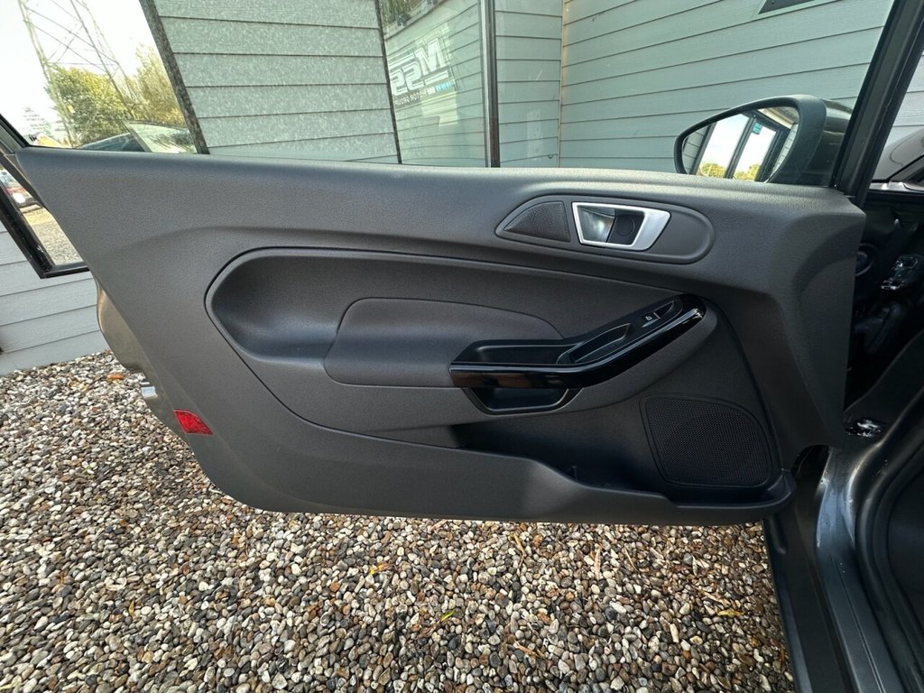 Used Ford Fiesta 2015 for sale - 76570578: Photo 14