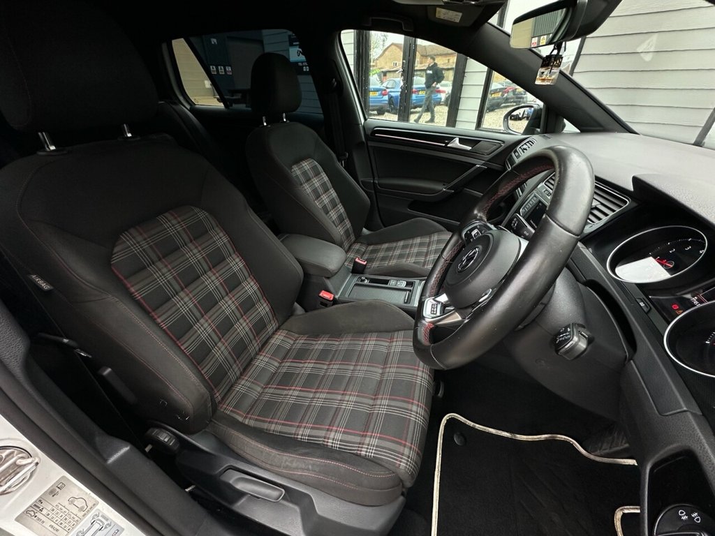 Used Volkswagen Golf 2017 for sale - 77236464: Photo 10