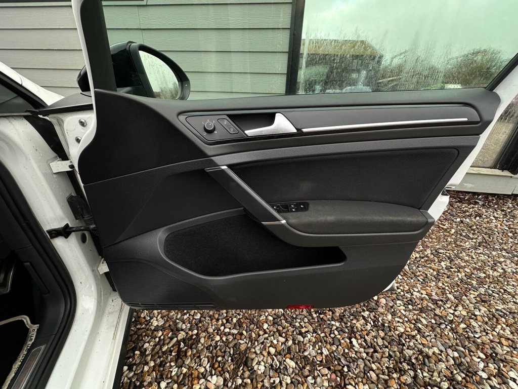 Used Volkswagen Golf 2017 for sale - 77236464: Photo 11