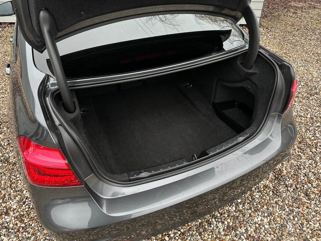 Used BMW 3 Series 2018 for sale - 77212601: Photo 17