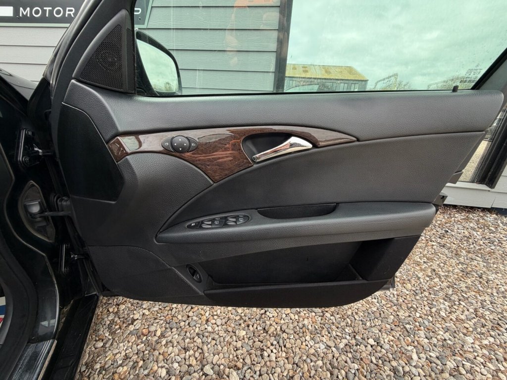 Used Mercedes-Benz E Class 2009 for sale - 78096395: Photo 11