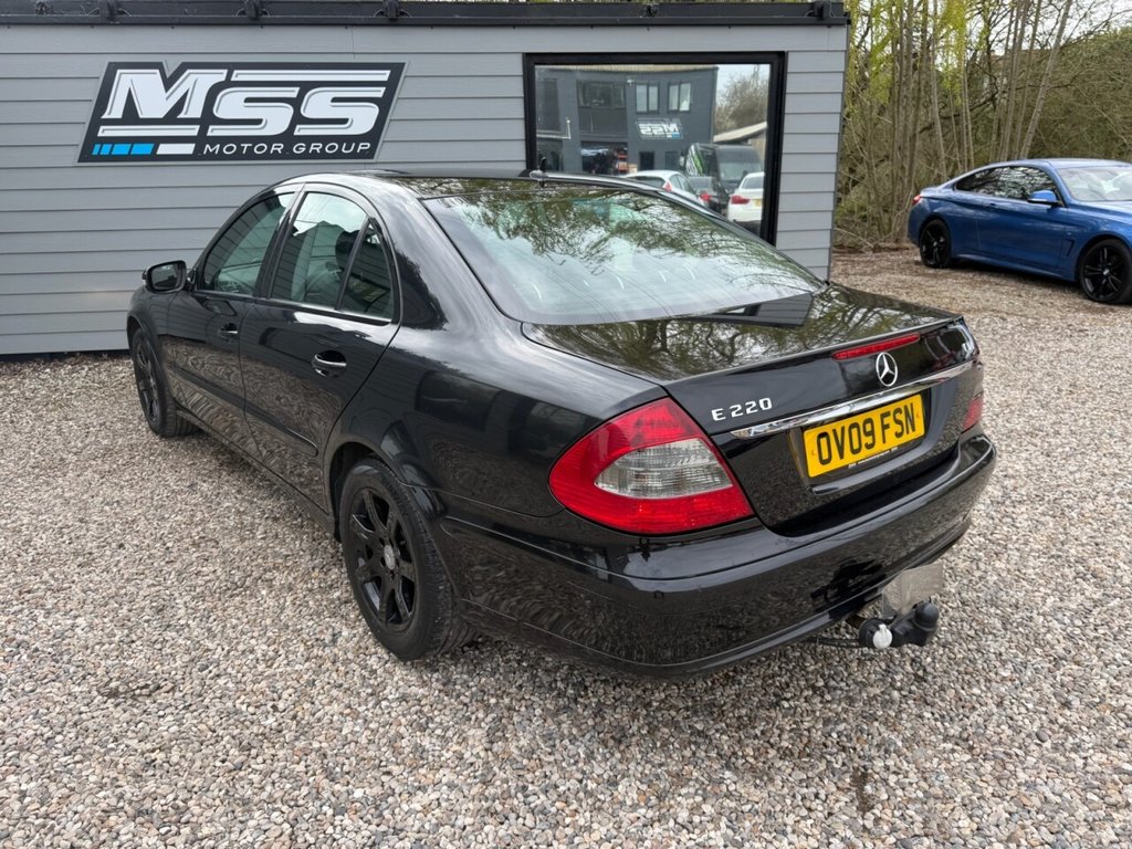 Used Mercedes-Benz E Class 2009 for sale - 78096395: Photo 3