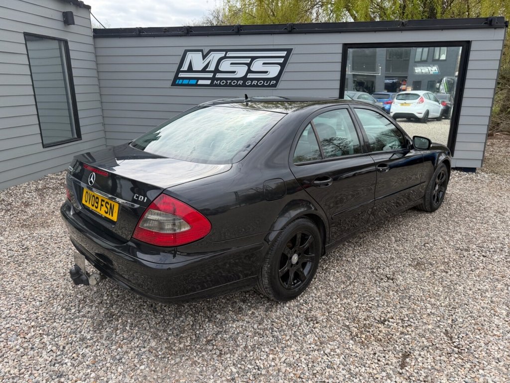 Used Mercedes-Benz E Class 2009 for sale - 78096395: Photo 5