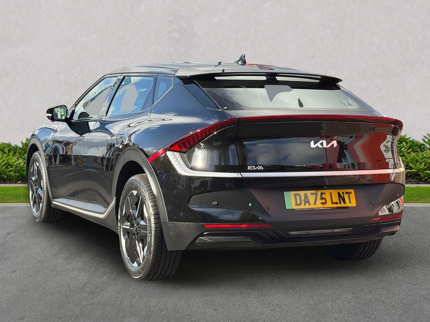 Used Kia EV6 2025 for sale - 76422348: Photo 2