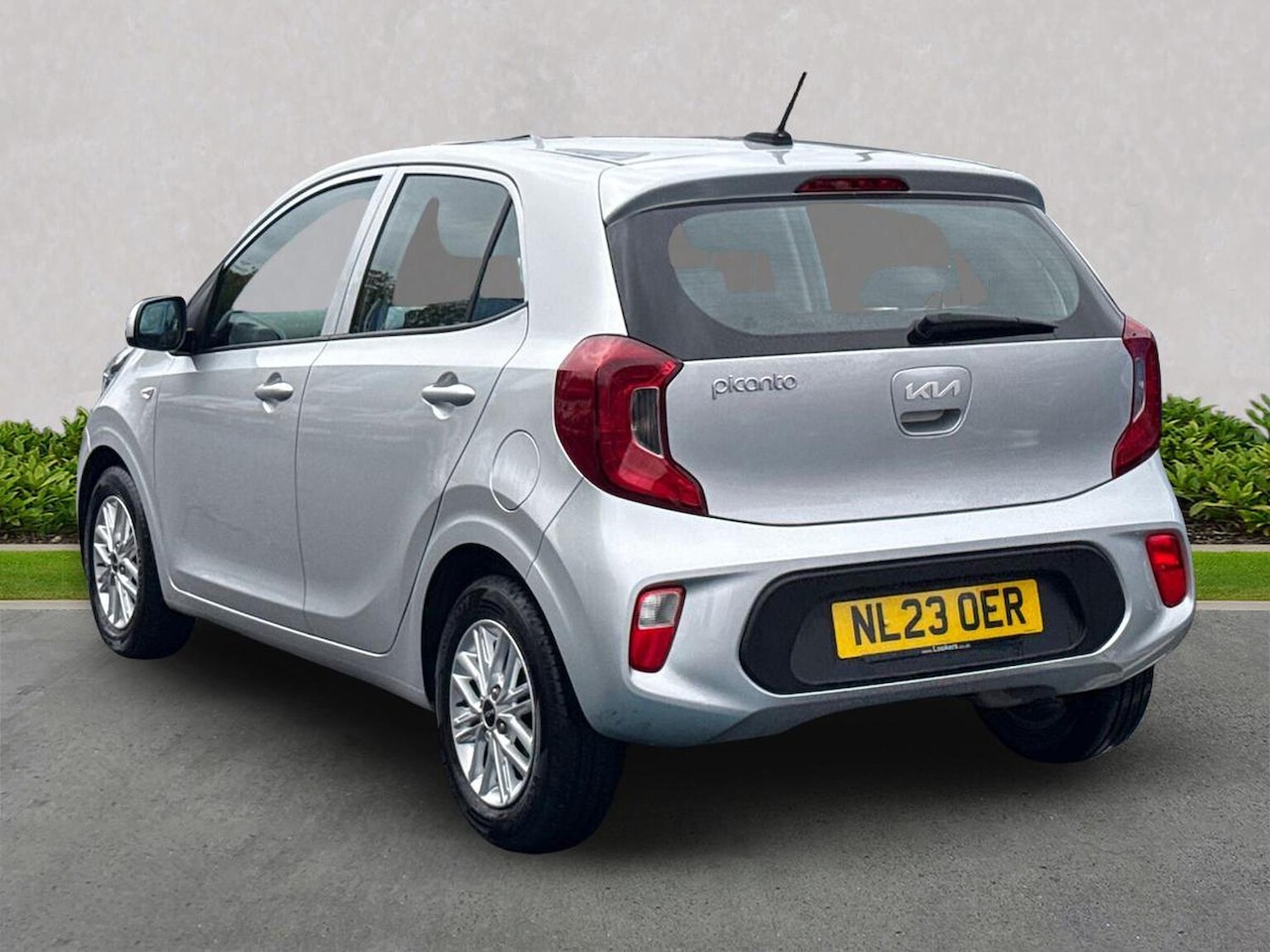 Used Kia Picanto 2023 for sale - 76346951: Photo 2