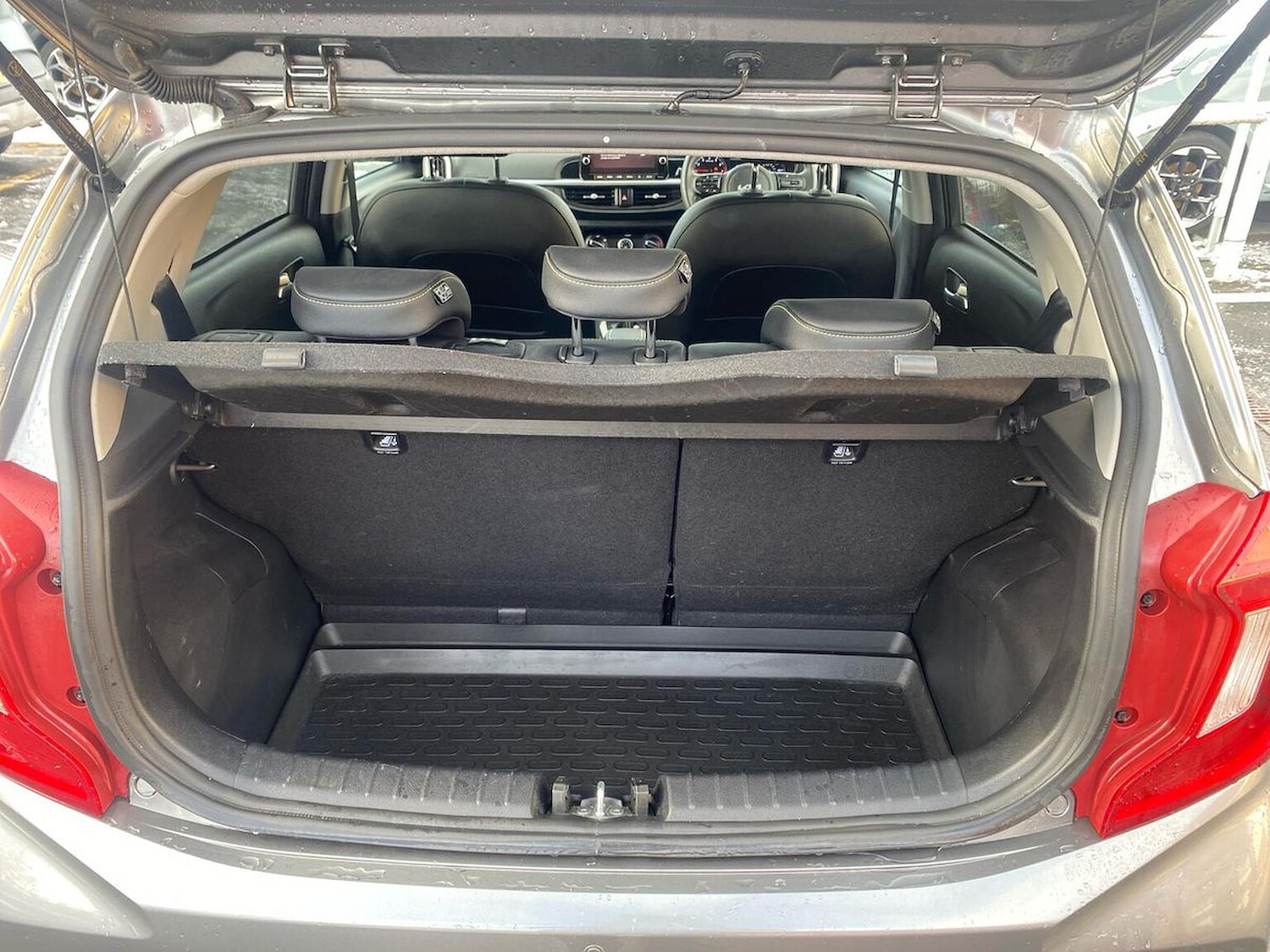 Used Kia Picanto 2022 for sale - 76637755: Photo 17