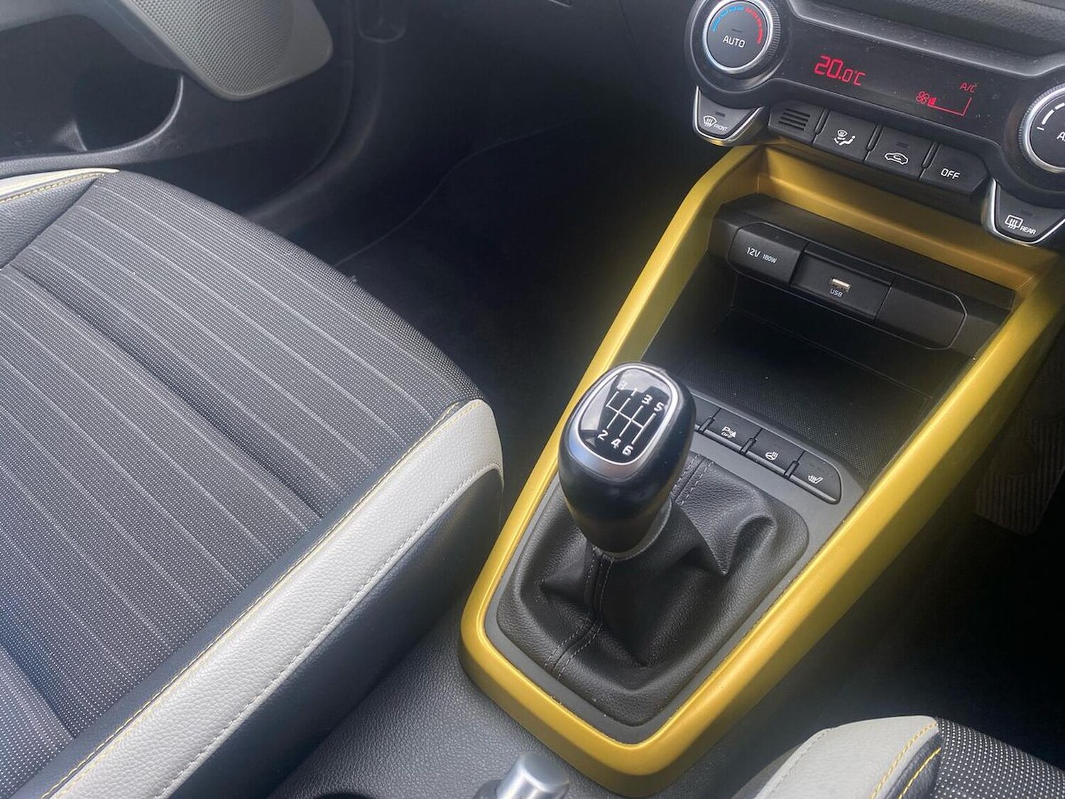 Used Kia Stonic 2023 for sale - 76091076: Photo 13