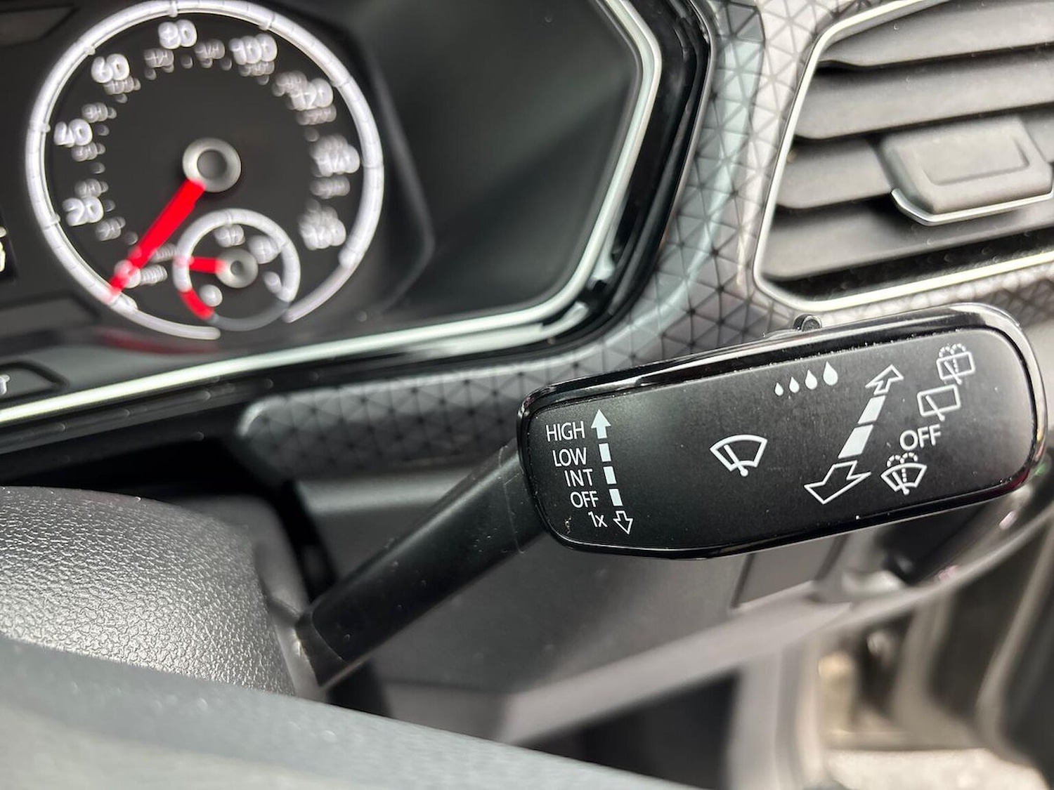 Used Volkswagen T-Cross 2019 for sale - 76920115: Photo 28