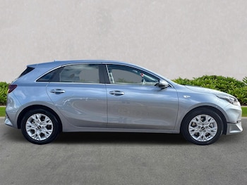 Used Kia Ceed 2025 for sale - 76114347: Photo 3