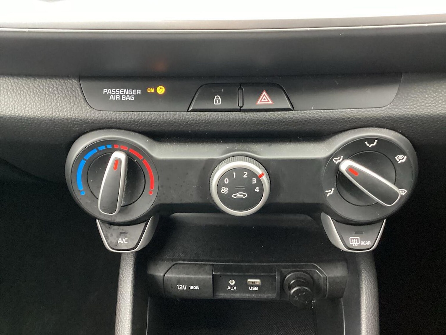 Used Kia Stonic 2019 for sale - 76713196: Photo 12