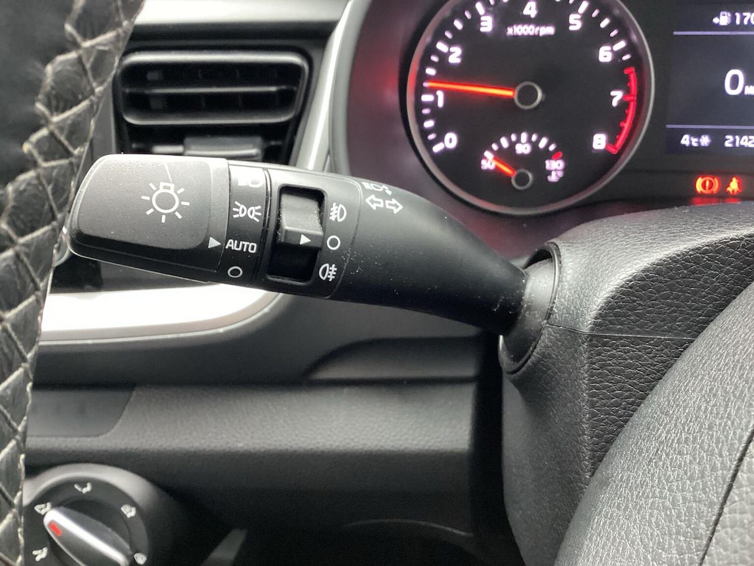 Used Kia Stonic 2019 for sale - 76713196: Photo 26