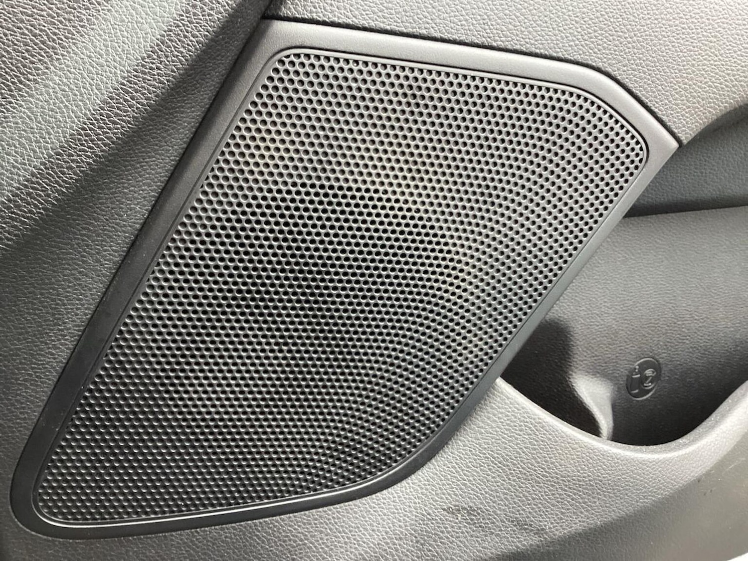 Used Kia Stonic 2019 for sale - 76713196: Photo 29