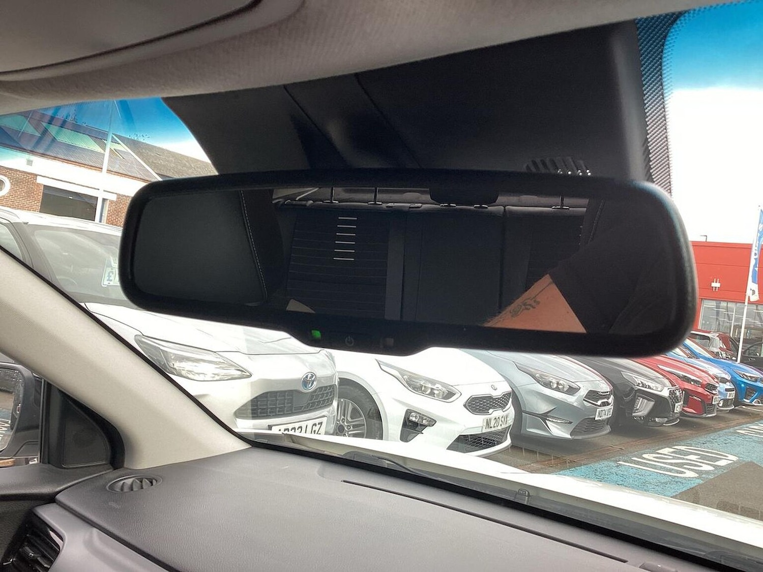 Used Kia Stonic 2018 for sale - 76114350: Photo 14