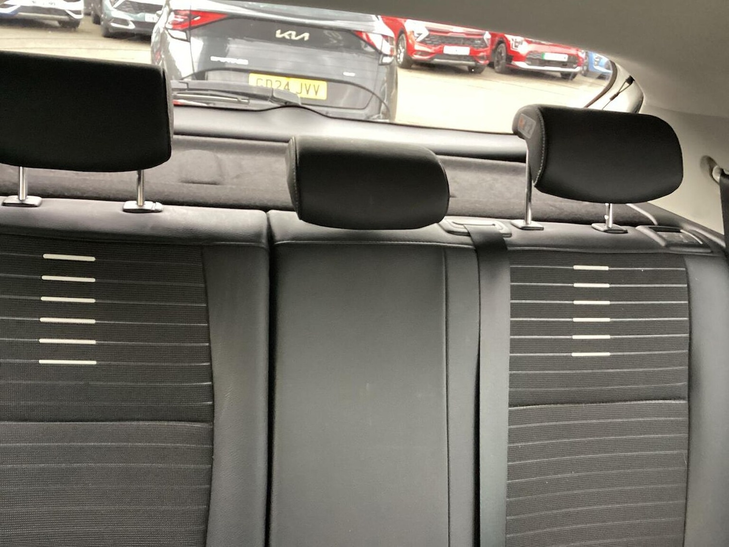 Used Kia Stonic 2018 for sale - 76114350: Photo 16