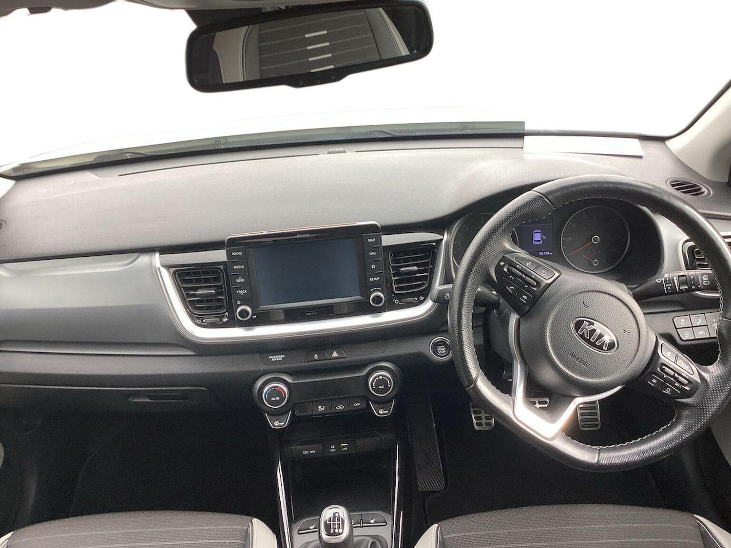 Used Kia Stonic 2018 for sale - 76114350: Photo 8