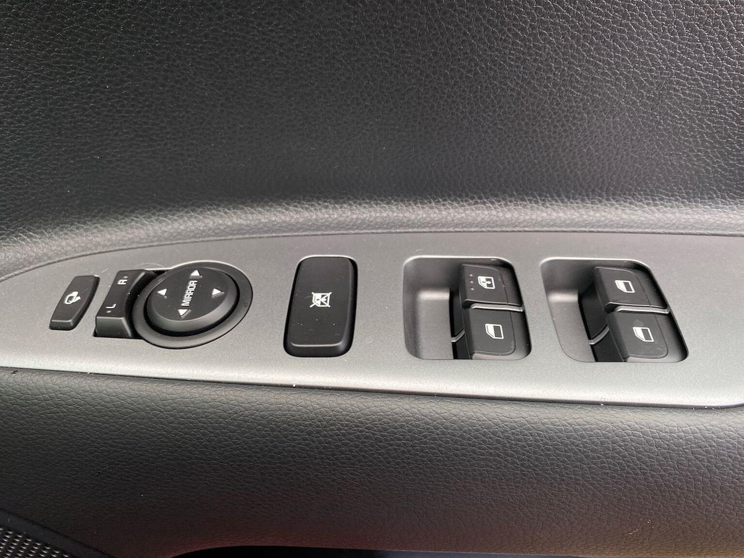 Used Kia Stonic 2025 for sale - 77001863: Photo 21