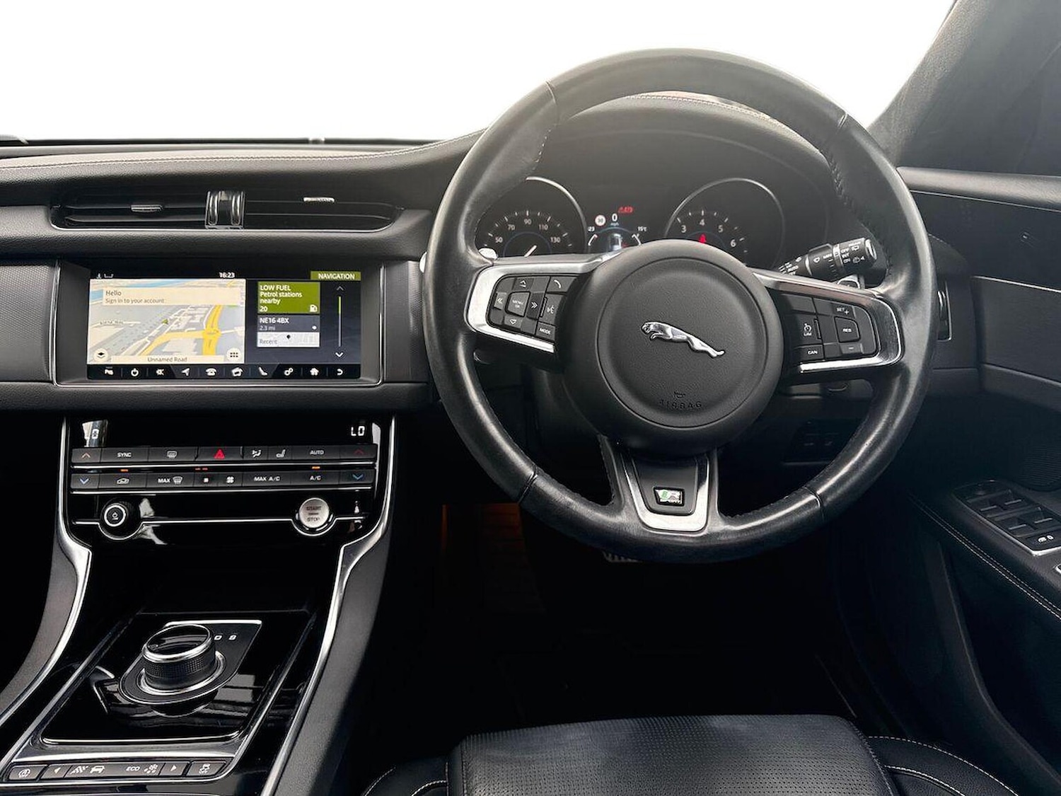 Used Jaguar XF 2019 for sale - 76091082: Photo 9