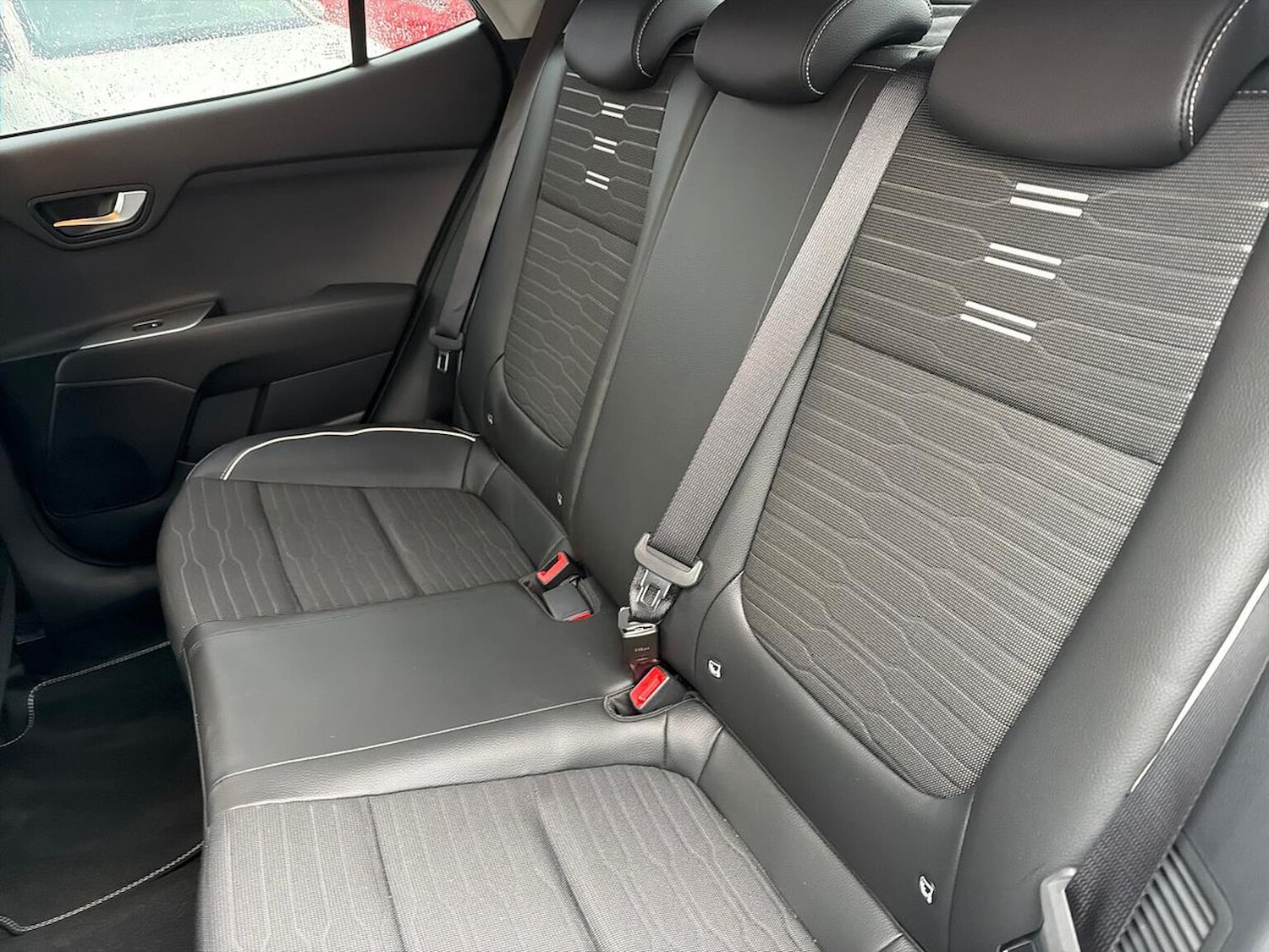 Used Kia Stonic 2024 for sale - 76845261: Photo 16