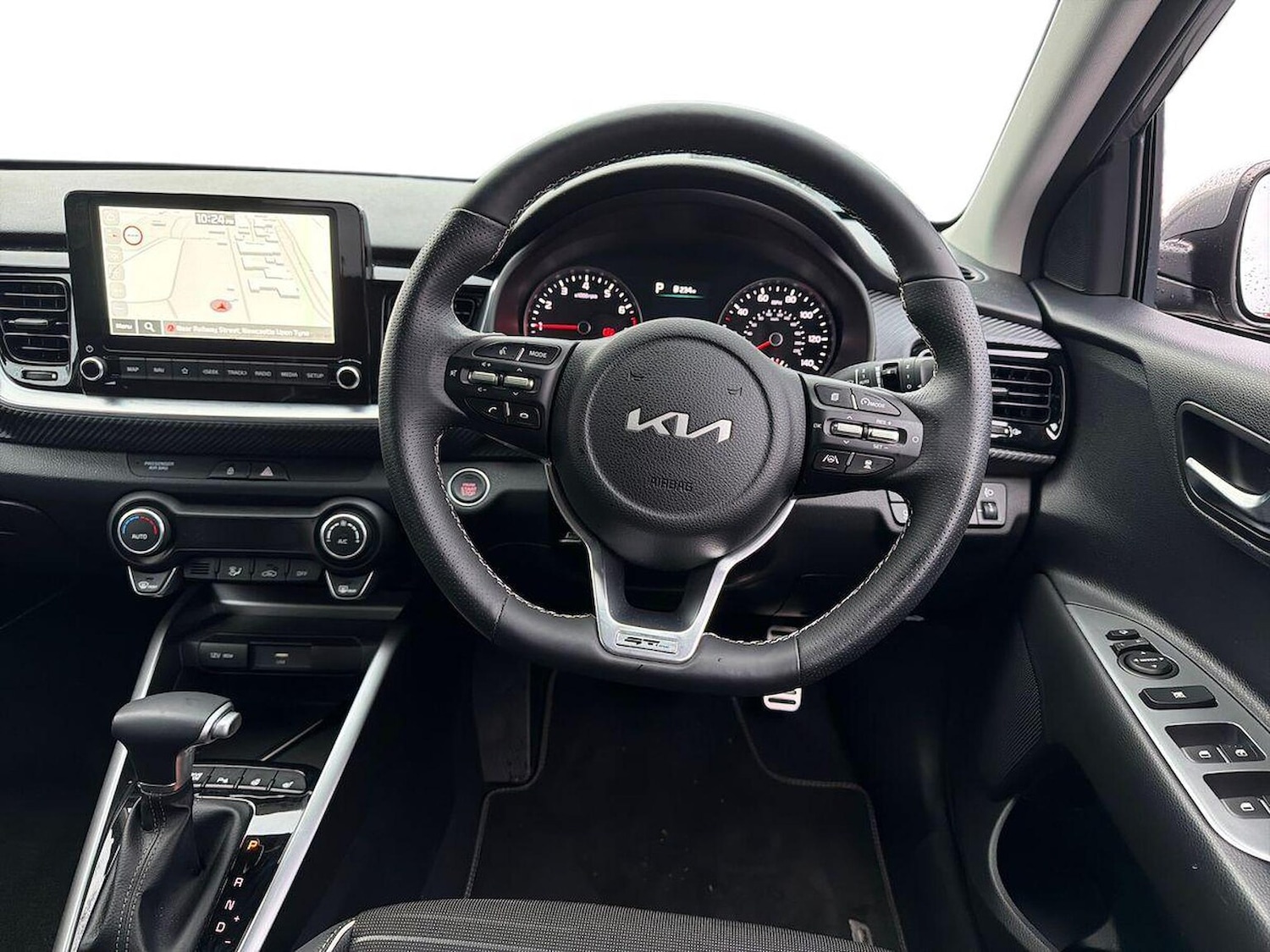 Used Kia Stonic 2024 for sale - 76845261: Photo 9