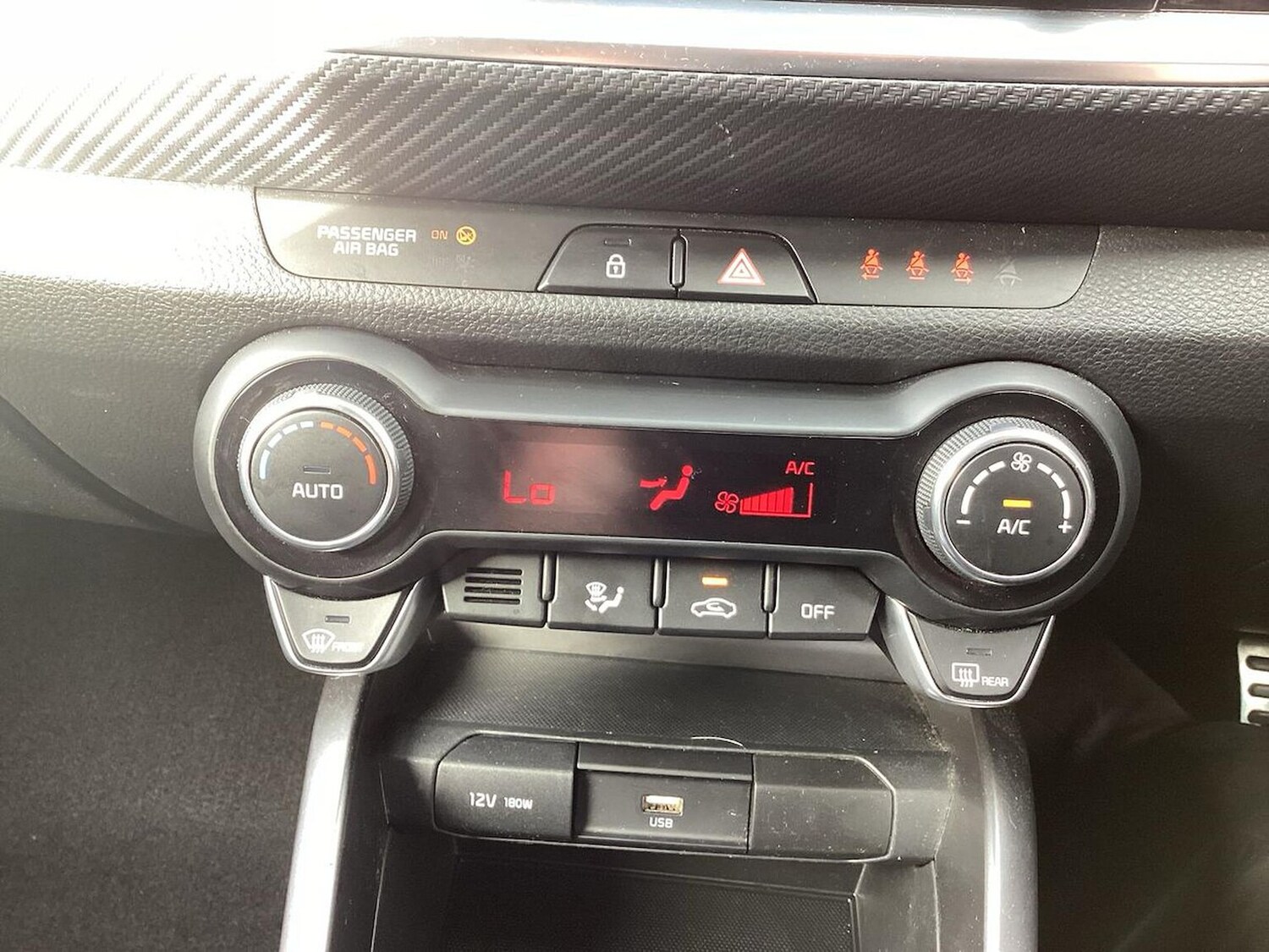 Used Kia Stonic 2024 for sale - 76187079: Photo 12