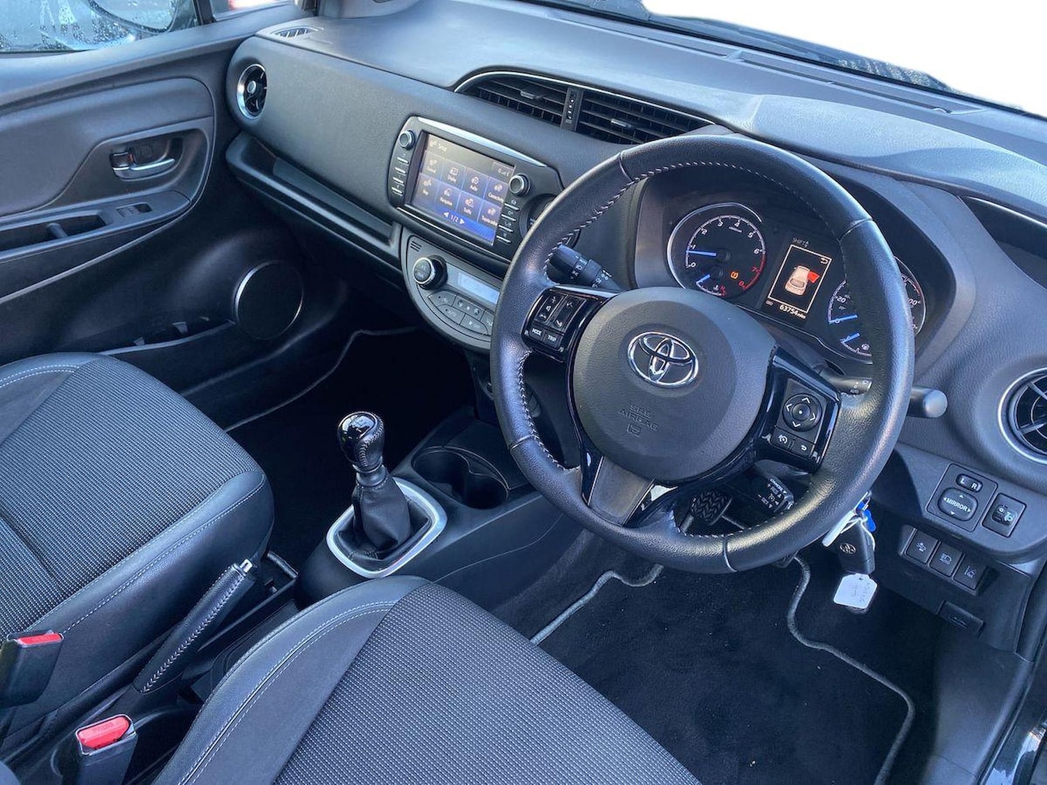 Used Toyota Yaris 2018 for sale - 76777313: Photo 15