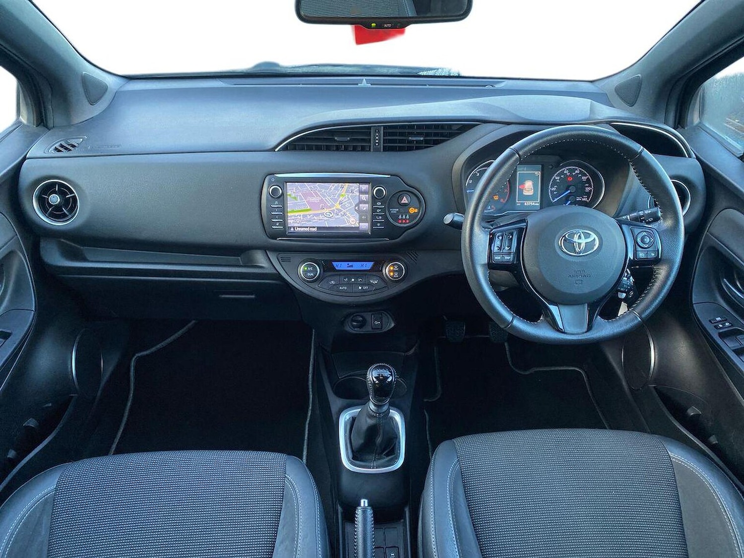 Used Toyota Yaris 2018 for sale - 76777313: Photo 8