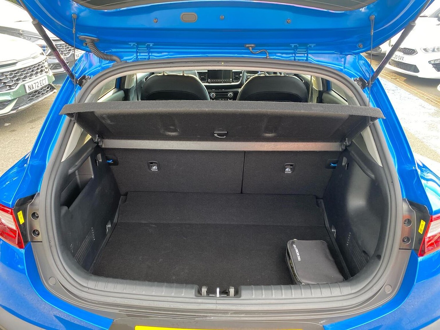 Used Kia Stonic 2024 for sale - 76478139: Photo 17