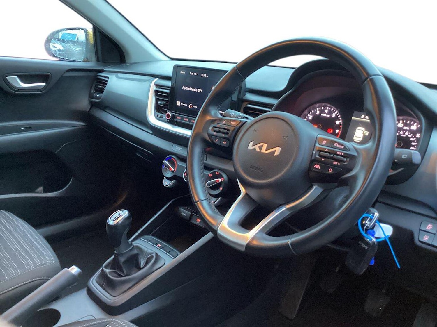 Used Kia Stonic 2023 for sale - 76637764: Photo 15