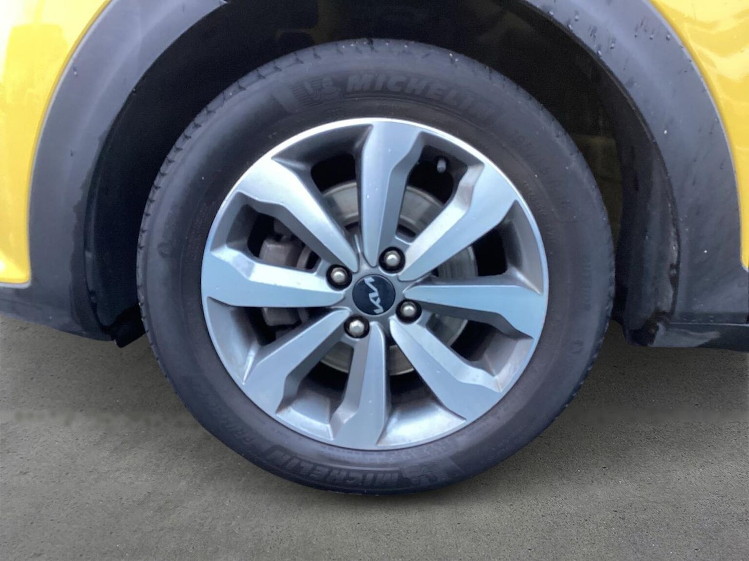 Used Kia Stonic 2023 for sale - 76637764: Photo 6