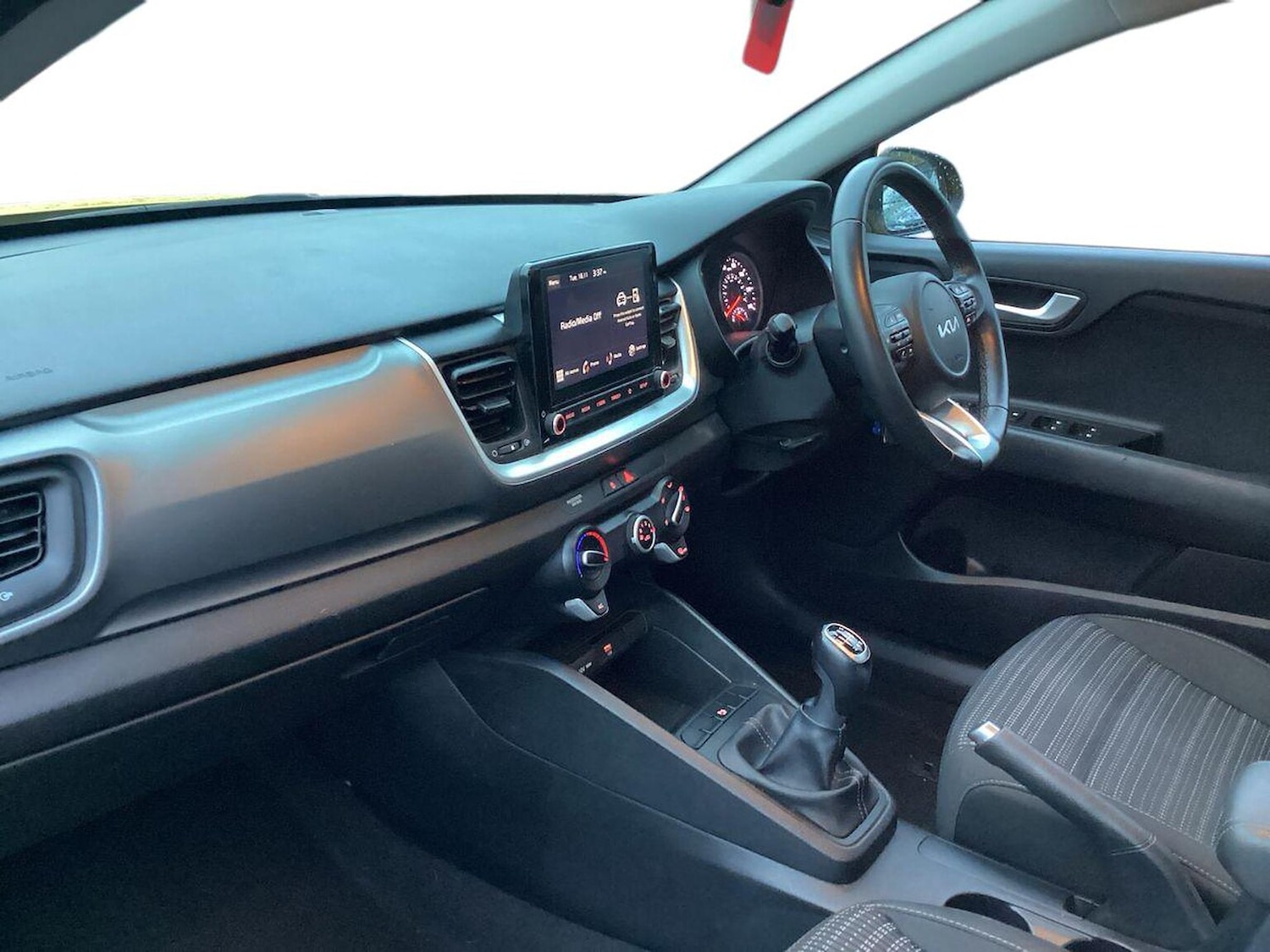 Used Kia Stonic 2023 for sale - 76637764: Photo 7